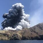 Erupción del volcán Whakatane en Nueva Zelanda