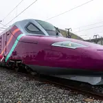 Tren de Renfe pintado ya con los colores de AVLO