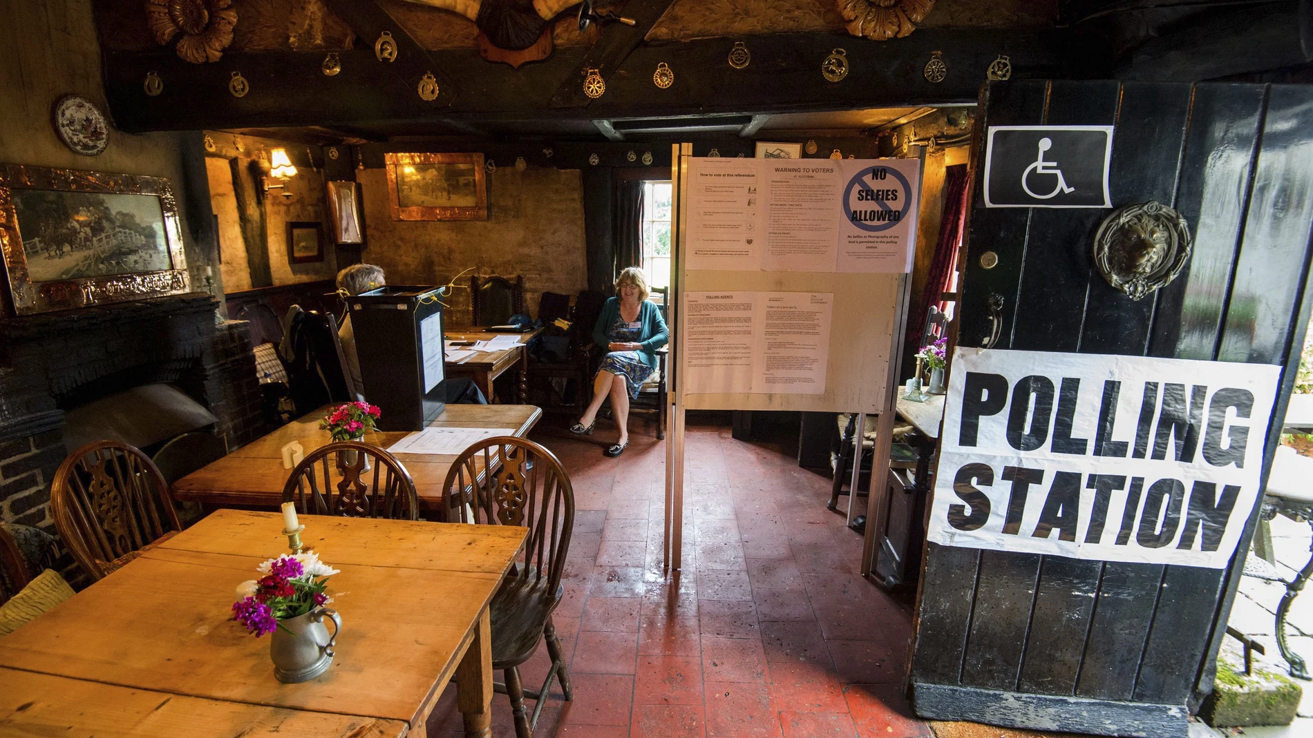 El "Pub sin nombre", en Hampshire, fue reconvertido en centro de votación en las elecciones de 2017