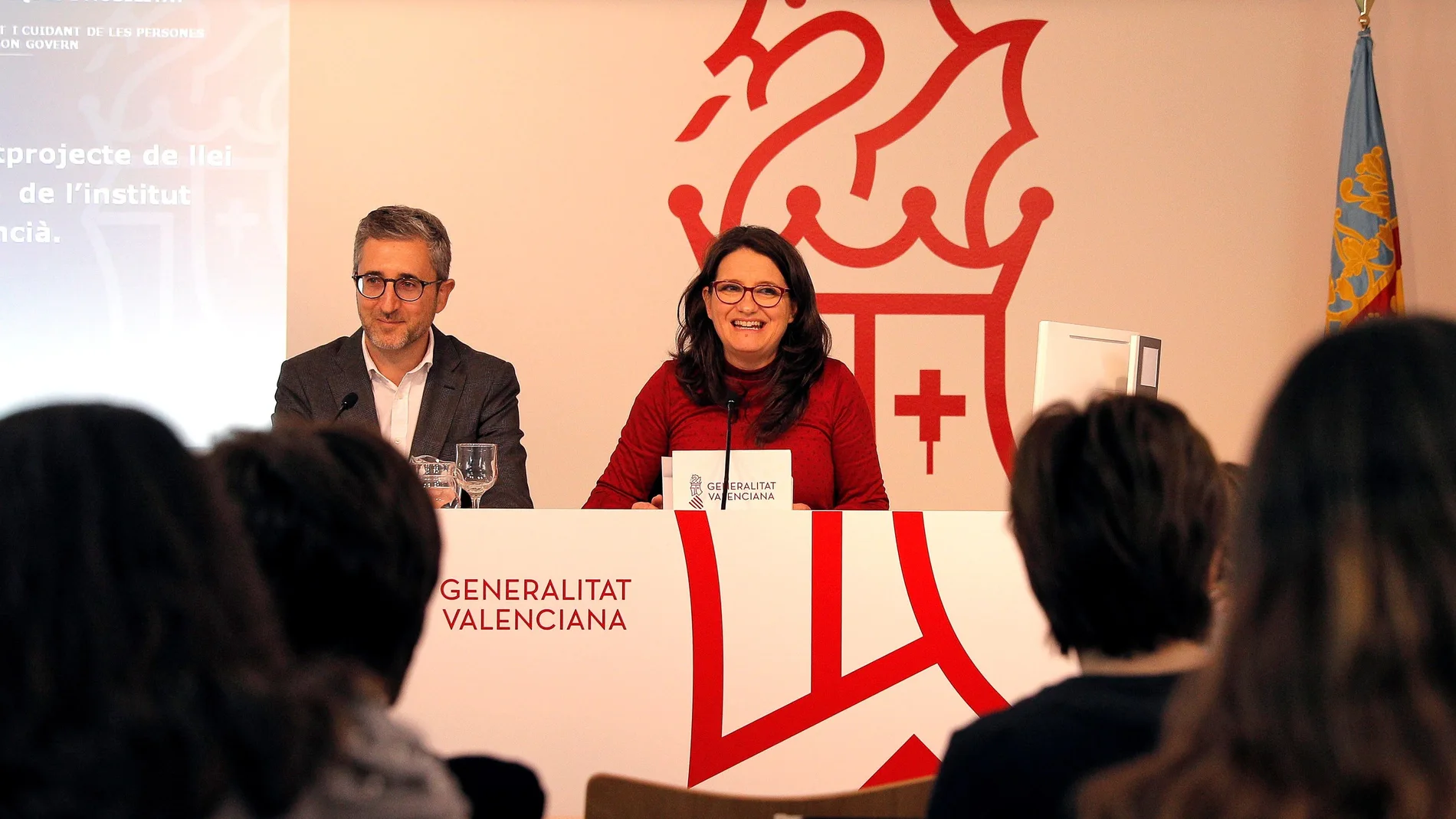 La vicepresidenta y portavoz del Consell, Mónica Oltra, y el conseller de Política Territorial, Arcadi España