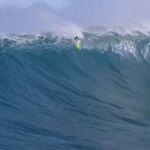 Impresionantes imágenes de los mejores surfistas del mundo sobre olas de 15 metros