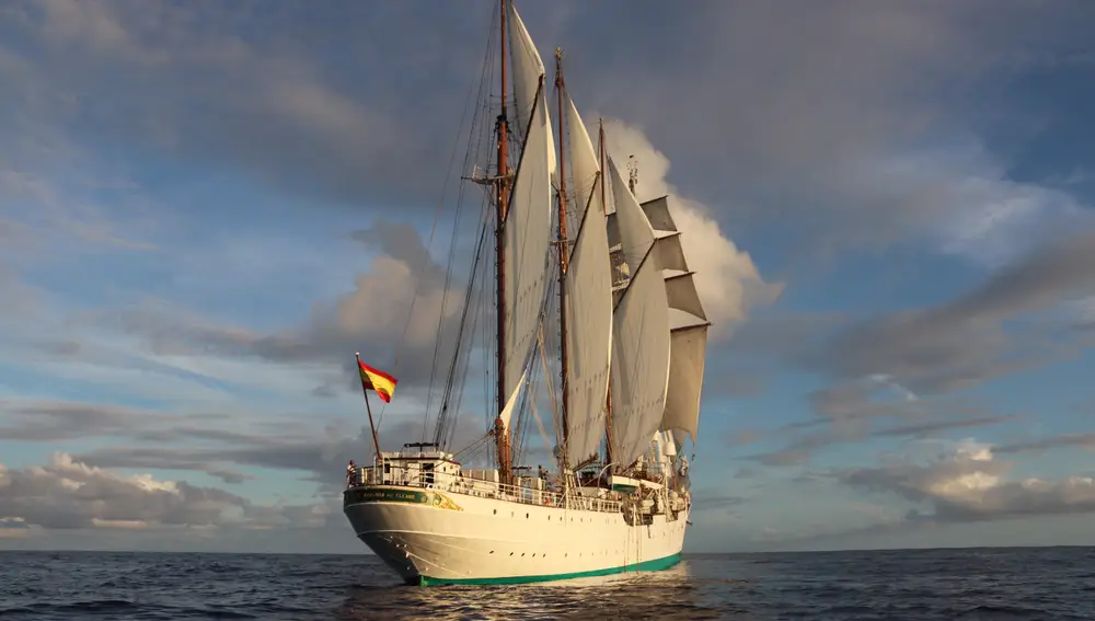 Navegando a vela por el Atléntico tras pasar el ecuador
