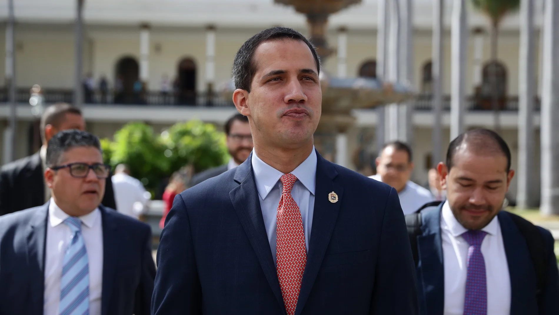 Diputados venezolanos refugiados en exterior podrán votar y reelegir a Guaidó
