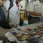 Cientos de objetos personales de las víctimas del tsunami de 2004 se conservan en un contenedor