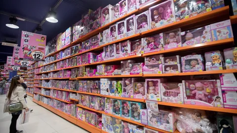 Sección de muñecas en una tienda de juguetes, en 2019