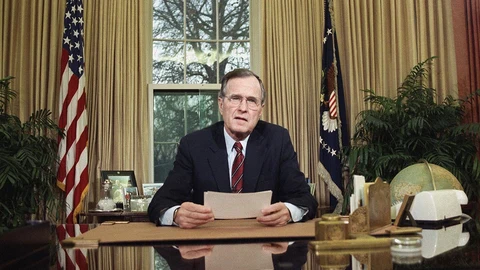 El presidente George Bush ordenó la invasión de Panamá el 20 de diciembre de 1989