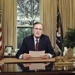 El presidente George Bush ordenó la invasión de Panamá el 20 de diciembre de 1989