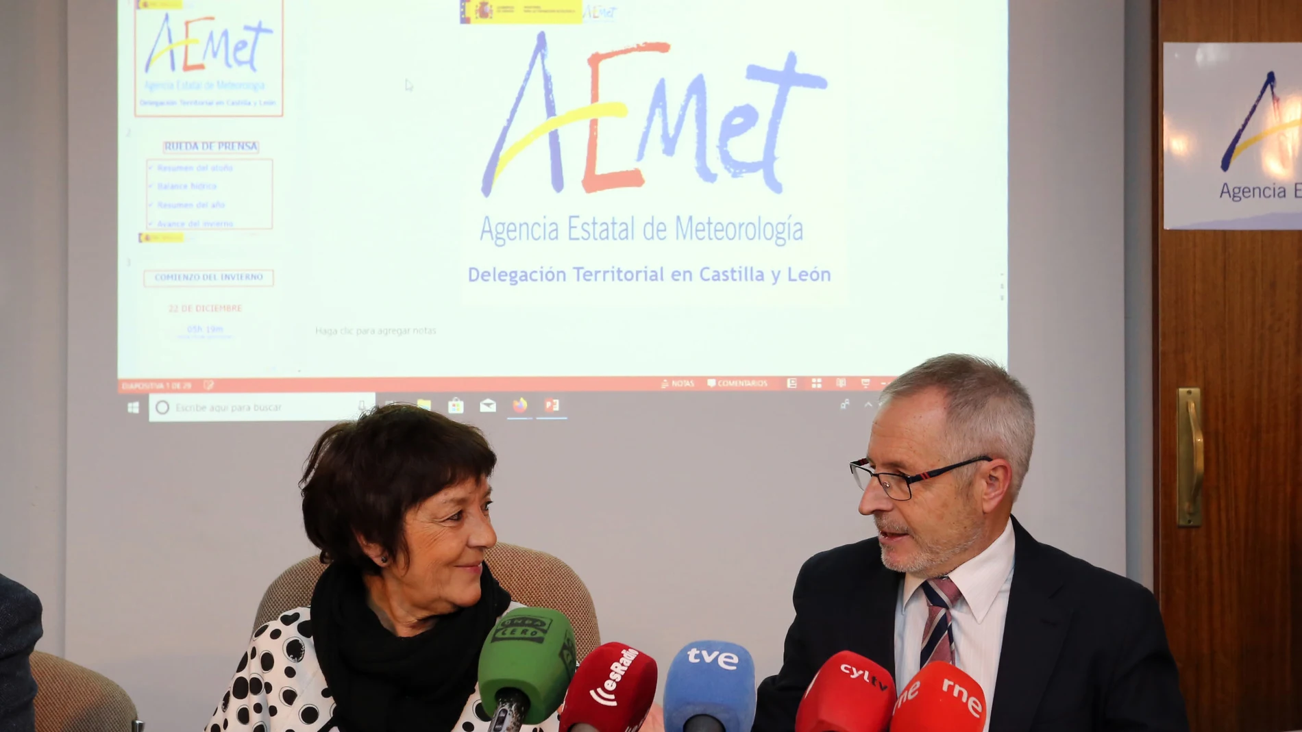 La delegada del Gobierno, Mercedes Martín, junto a Juan Pablo Álvarez