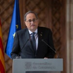 El presidente catalán, Quim Torra, durante su comparecencia en el Palau de la Generalitat para valorar la inhabilitación a la que ha sido condenado este jueves por el Tribunal Superior de Justicia de Cataluña por en Barcelona (Catalunya, España),