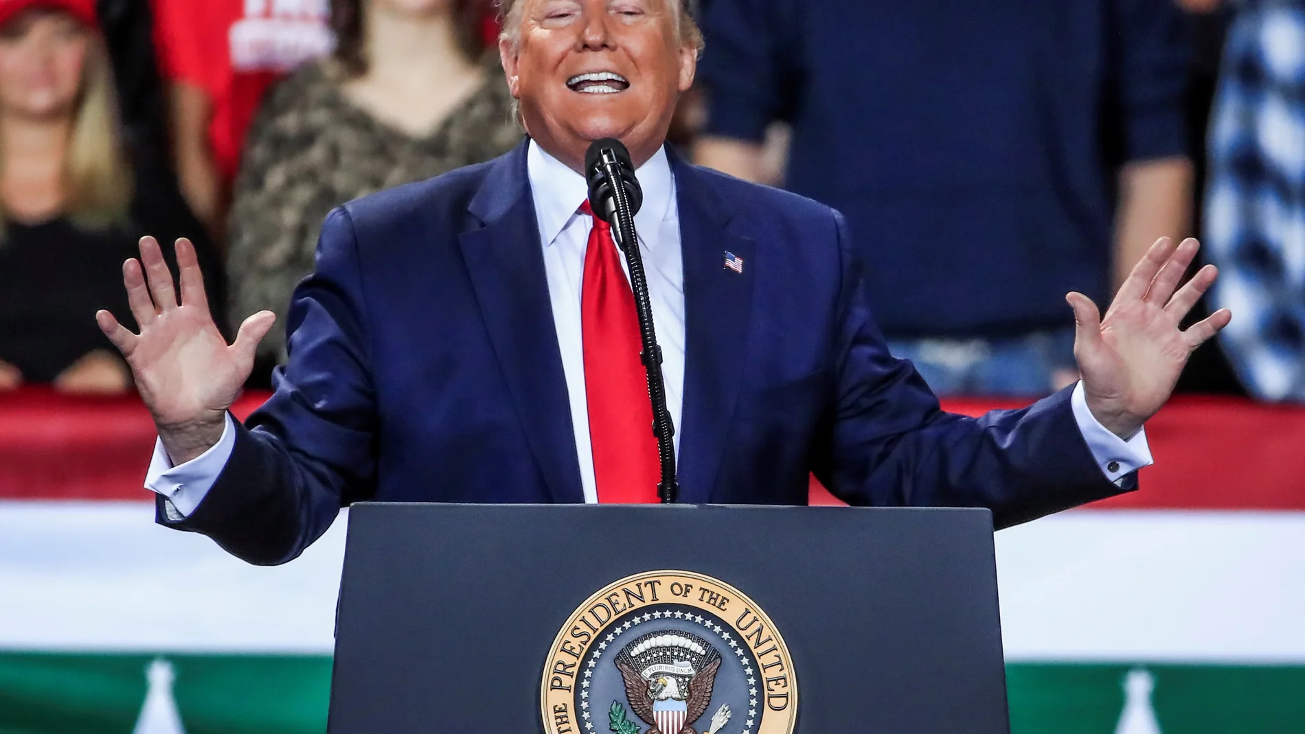 Trump ofrece un mitín navideño en Battle Creek (Michigan)