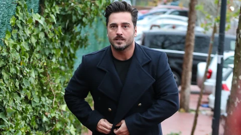 David Bustamante sale de la fiesta del colegio de su hija