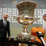Luis Rubiales, junto al príncipe Abdulaziz bin Turki al-Faisal, en la presentación de la Supercopa