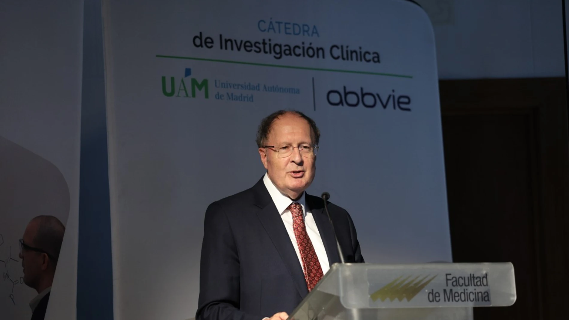 Sir Gregory P. Winter durante su visita a España