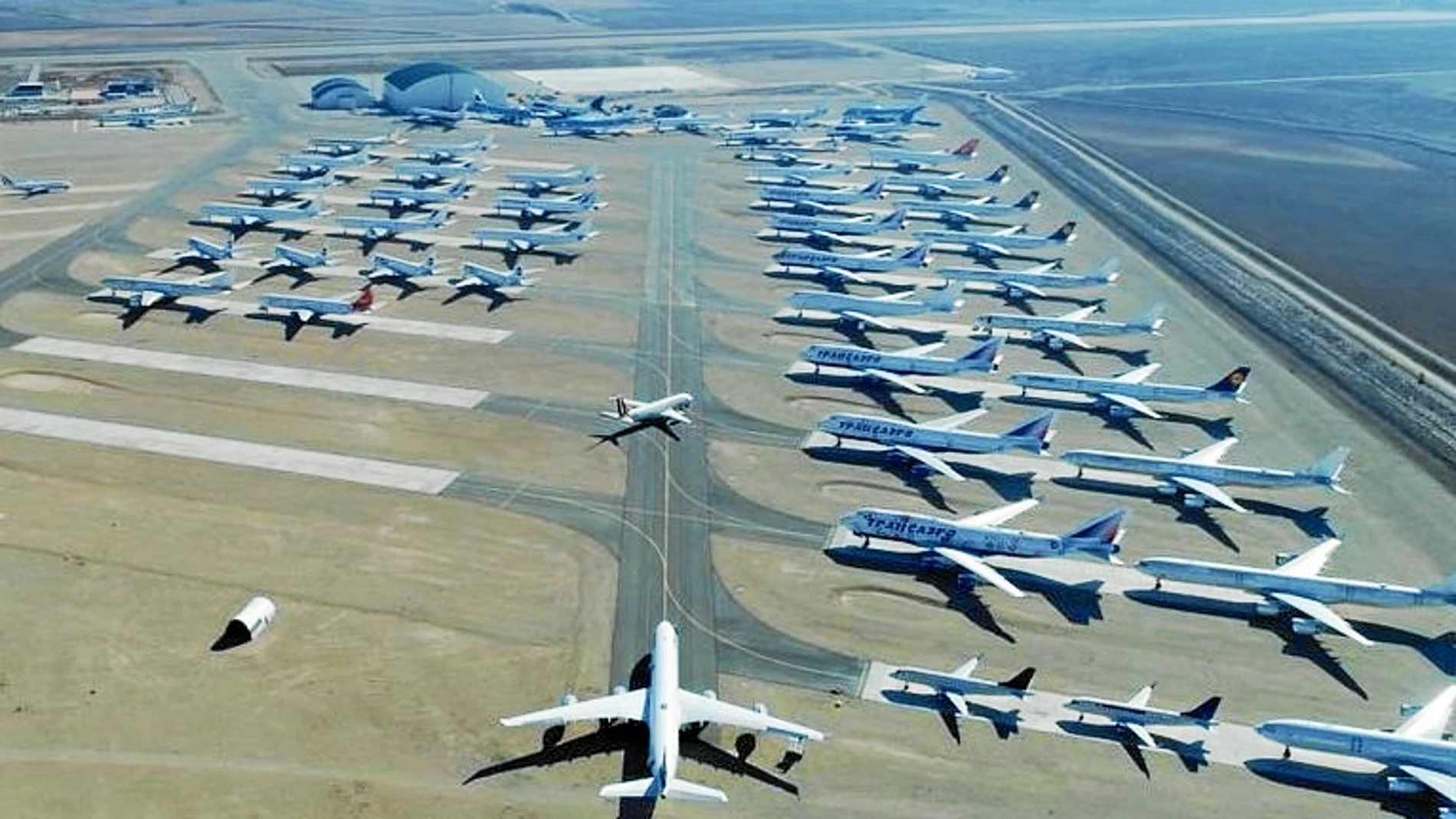 Las instalaciones del aeródromo de Teruel albergan el mayor centro de mantenimiento, almacenaje y reciclado de aeronaves de Europa