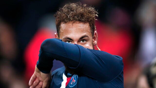 Paris (France), 21/12/2019.- Paris Saint Germain's Neymar Jr looks on during the French Ligue 1 soccer match between PSG and Amiens at the Parc des Princes stadium in Paris, France, 21 December 2019. (Francia) EFE/EPA/YOAN VALAT