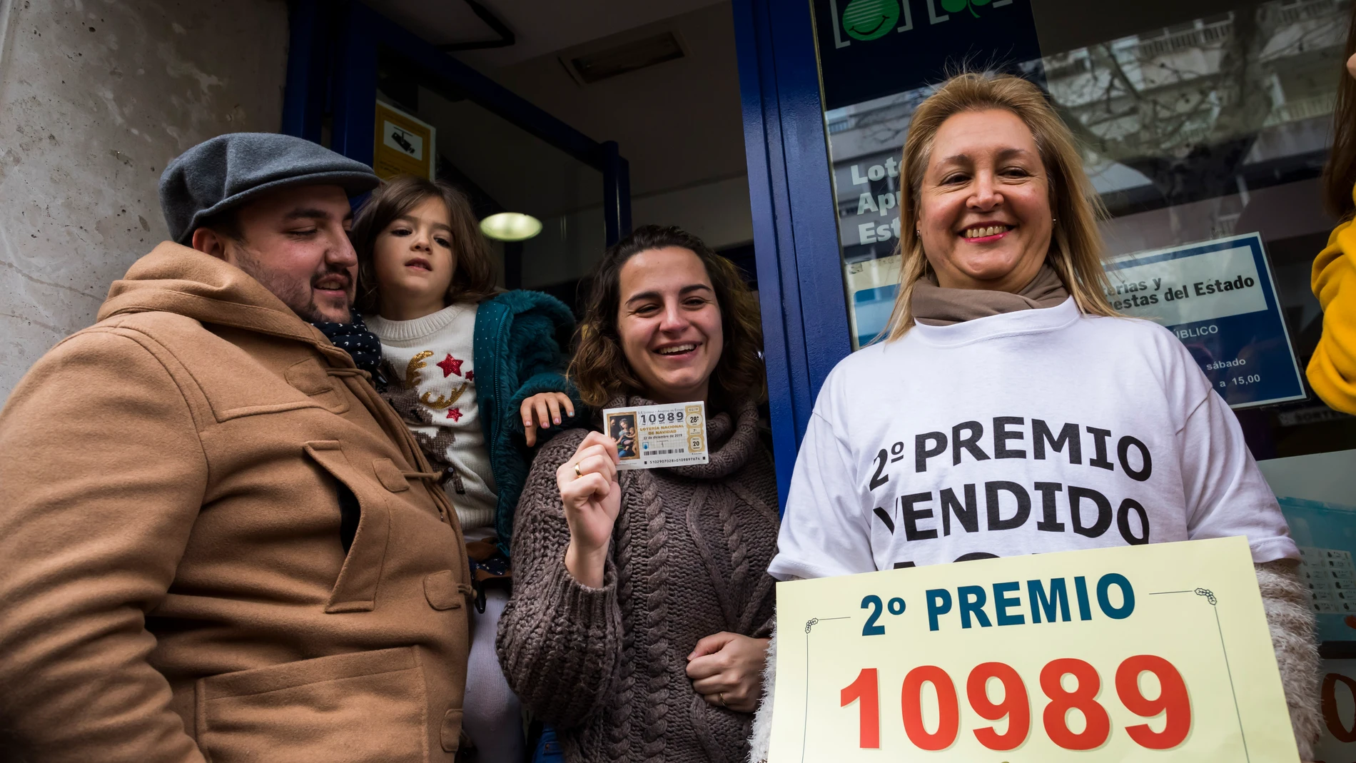 El número 10989 ha resultado agraciado con el segundo premio del Sorteo Extraordinario de Lotería de Navidad, dotado con 1.250.000 euros a la serie