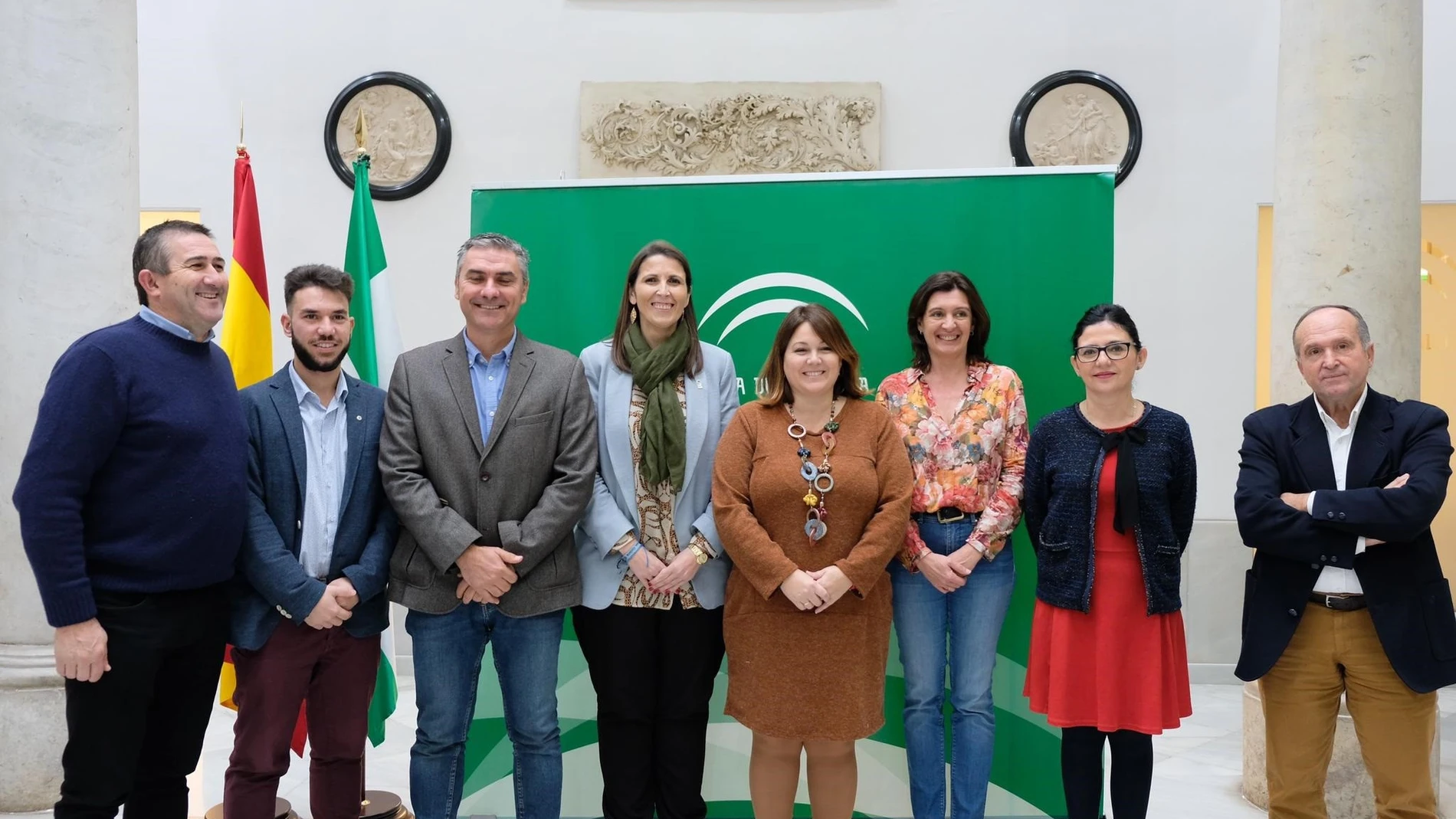 Málaga.- Junta firma con tres ayuntamientos convenios para mejorar red de atención residencial para personas mayores