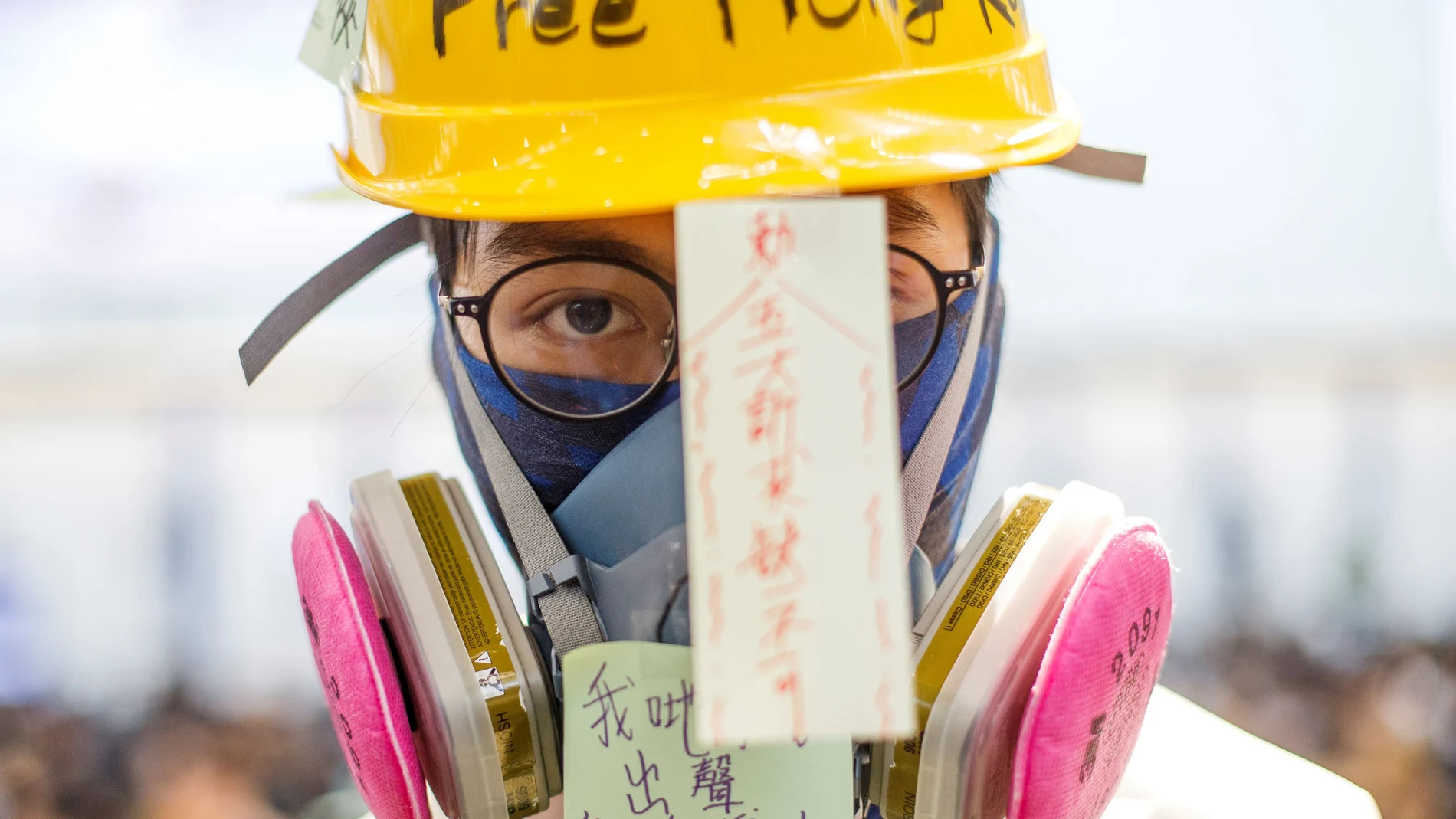 Manifestante con máscara anti gases el pasado agosto en Hong Kong. REUTERS/Thomas Peter
