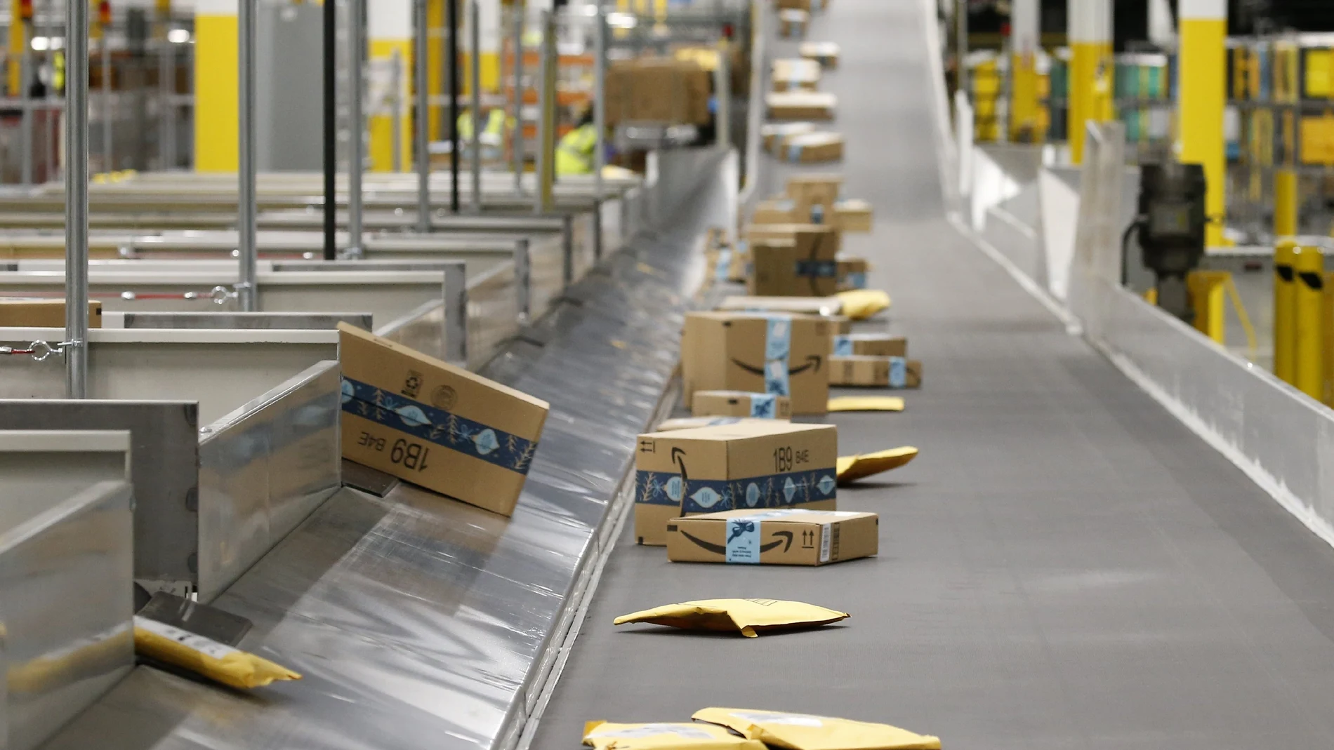 Paquetes de Amazon en uno de sus centros logístico de Estados Unidos