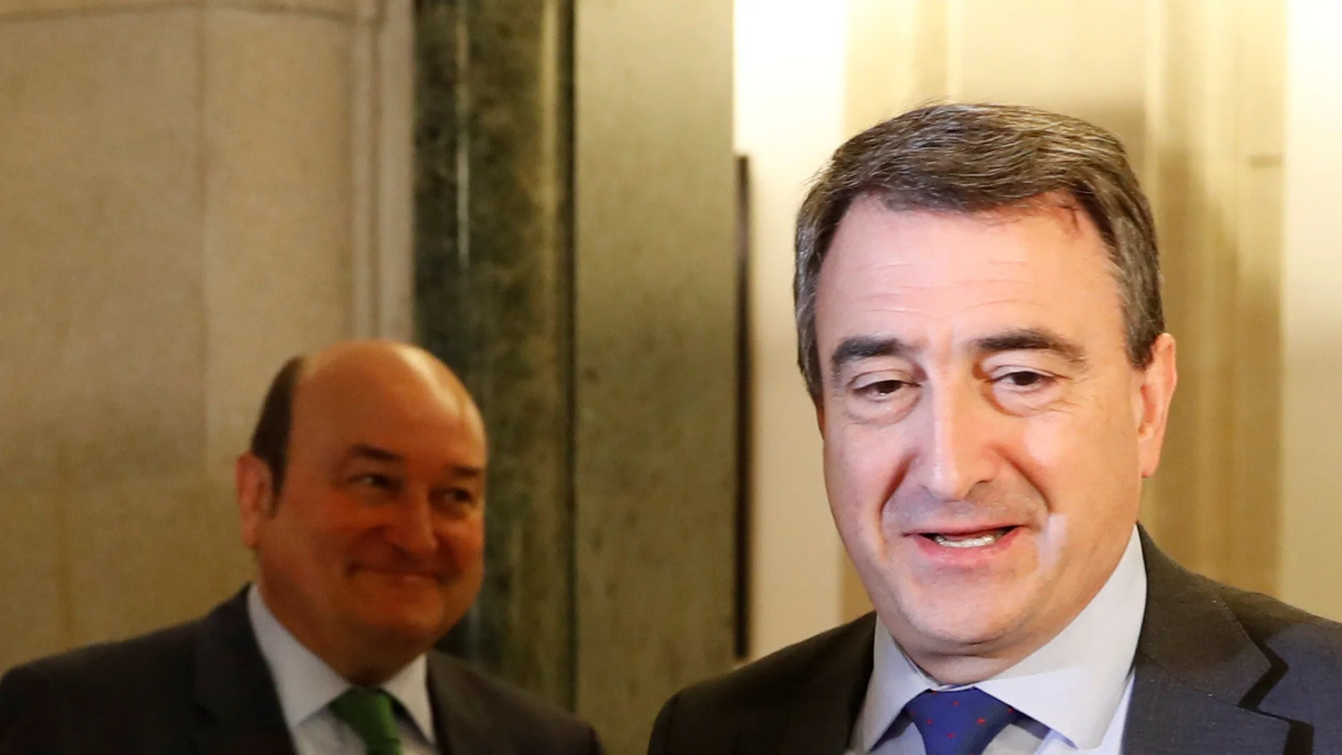 El PSOE y el PNV firman hoy el acuerdo para el apoyo a la investidura