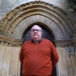 El historiador Manuel Toribio García, biógrafo de Antonio Jaén Morente, posa tras narrar a Efe la implicación del catedrático y político republicano cordobés en la salida de Madrid del historiador Ramón Menéndez Pidal, al que ayudó a cruzar las líneas del frente al comienzo de la Guerra civil, según ha desvelado ahora un documento descubierto por la nieta del líder republicano, Cristina Gorrell Jaén de von Zepelin, entre los papeles de su padre, el diplomático estadounidense Juan Leese Gorrell. EFE/Rafa Alcaide