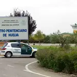 Entrada de la cárcel de Huelva. EFE/Iván Quintero