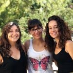 La mayoría de jóvenes ex tuteladas y madres adolescentes llegan a la Fundación Maria Raventós con una mochila de violencia comentan las educadoras Laura, Patricia y la coordinadora de los pisos de apoyo Alba