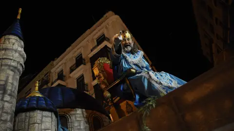 El Rey Melchor en la última cabalgata antes de la pandemia en Valencia