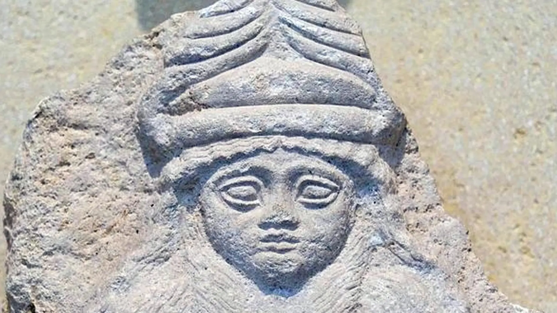 Posible busto de la diosa mesopotámica de la salud: Gula (2150-2100_a.C.)