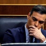 -FOTODELDIA- GRAF7463. MADRID, 05/01/2020.- El candidato a la Presidencia del Gobierno, Pedro Sánchez, durante la segunda jornada del debate de su investidura como presidente del Gobierno este domingo en el Congreso de los Diputados. EFE/Juan Carlos Hidalgo