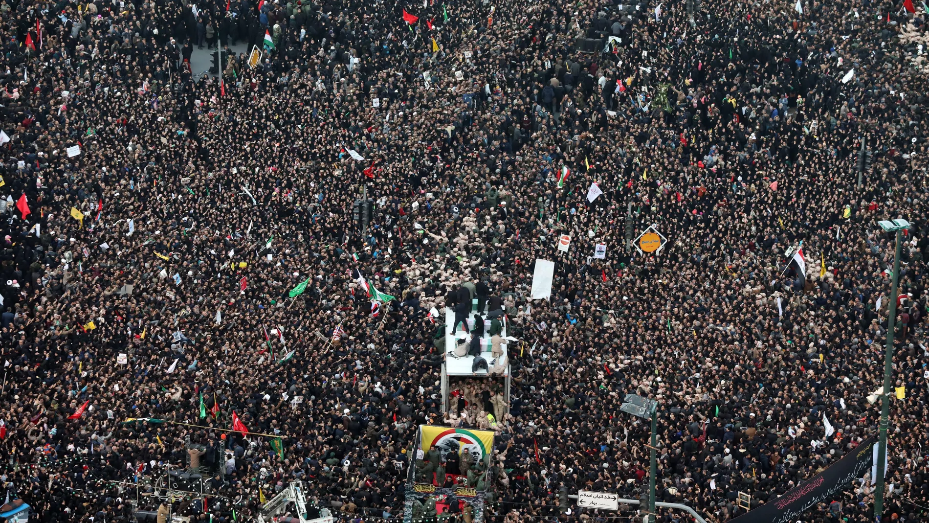 Comienzan los multitudinarios funerales en Irán del comandante Soleimaní