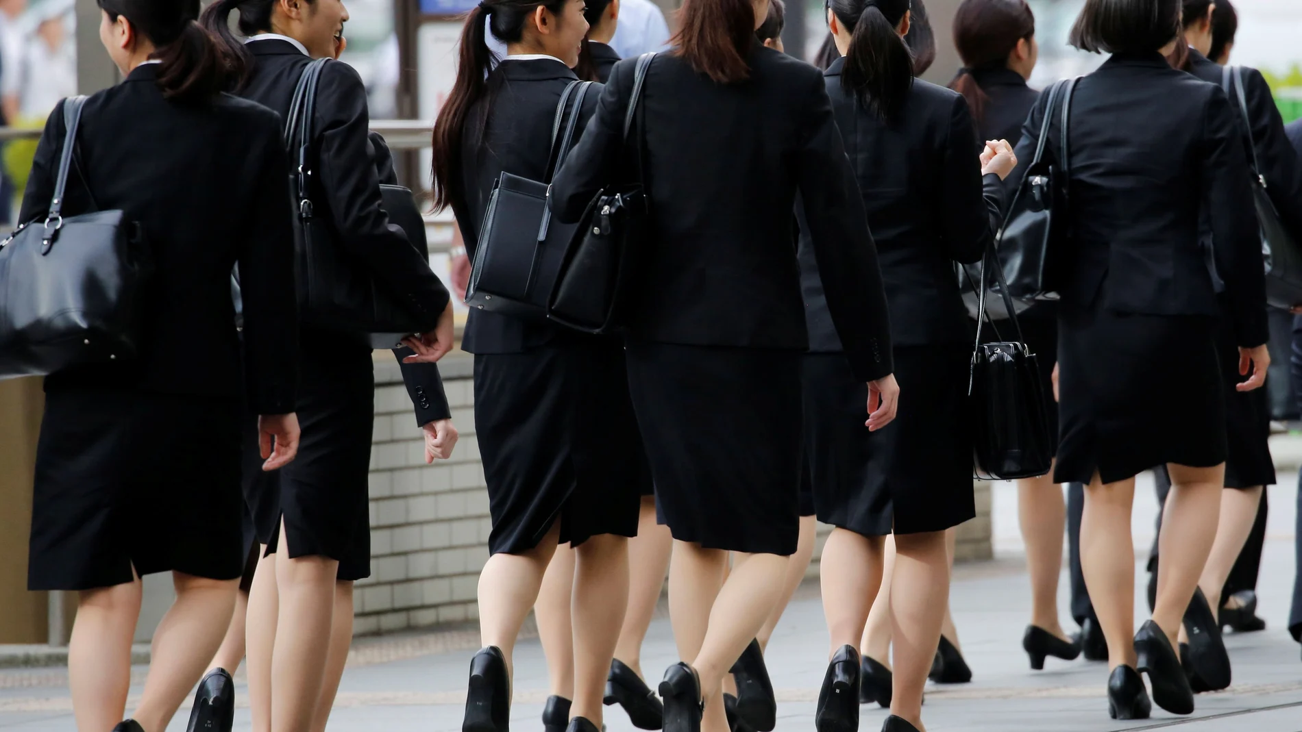 Mujeres trabajadoras en el distrito empresarial de Tokio