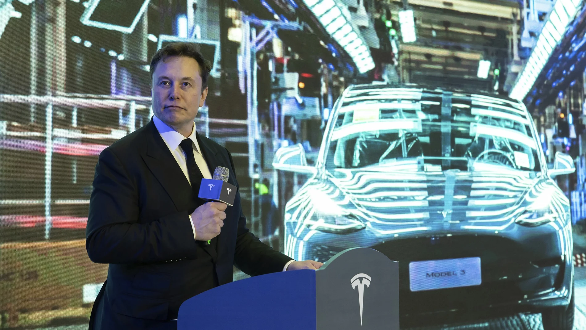Musk, durante la ceremonia de entrega de las primeras unidades de Tesla fabricadas en China