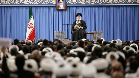 El líder supremo, Ali Jamenei, en su discurso a la nación desde la ciudad de Qom