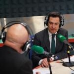 El presidente de la Junta de Andalucía, Juanma Moreno, durante la entrevista de este miércoles en Canal Sur Radio