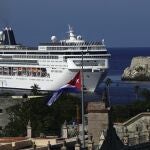 Un crucero llega al puerto de La Habana