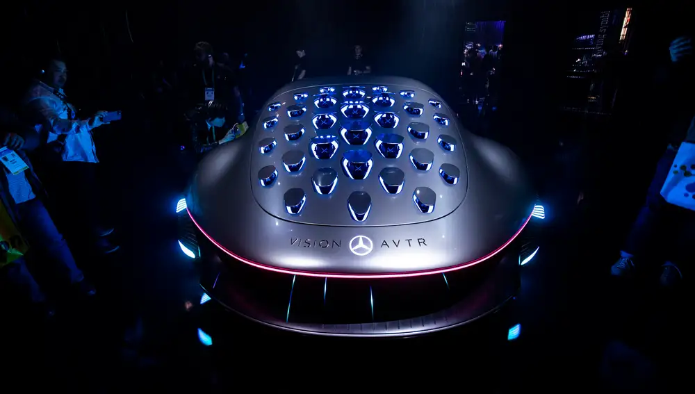 Las Vegas (United States), 08/01/2020.- Mercedes-Benz concept car 'Vision AVTR' is displayed on their booth at the Convention Center during the 2020 International Consumer Electronics Show in Las Vegas, Nevada, USA, 08 January 2020. The annual CES which takes place from 7-10 January is a place where industry manufacturers, advertisers and tech-minded consumers converge to get a taste of new innovations coming to the market each year. (Estados Unidos) EFE/EPA/ETIENNE LAURENT