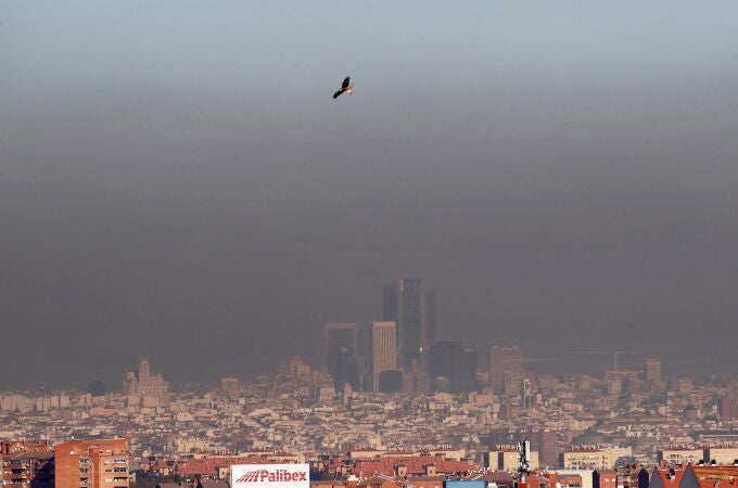 Capa de contaminación sobre la ciudad de Madrid vista desde Getafe