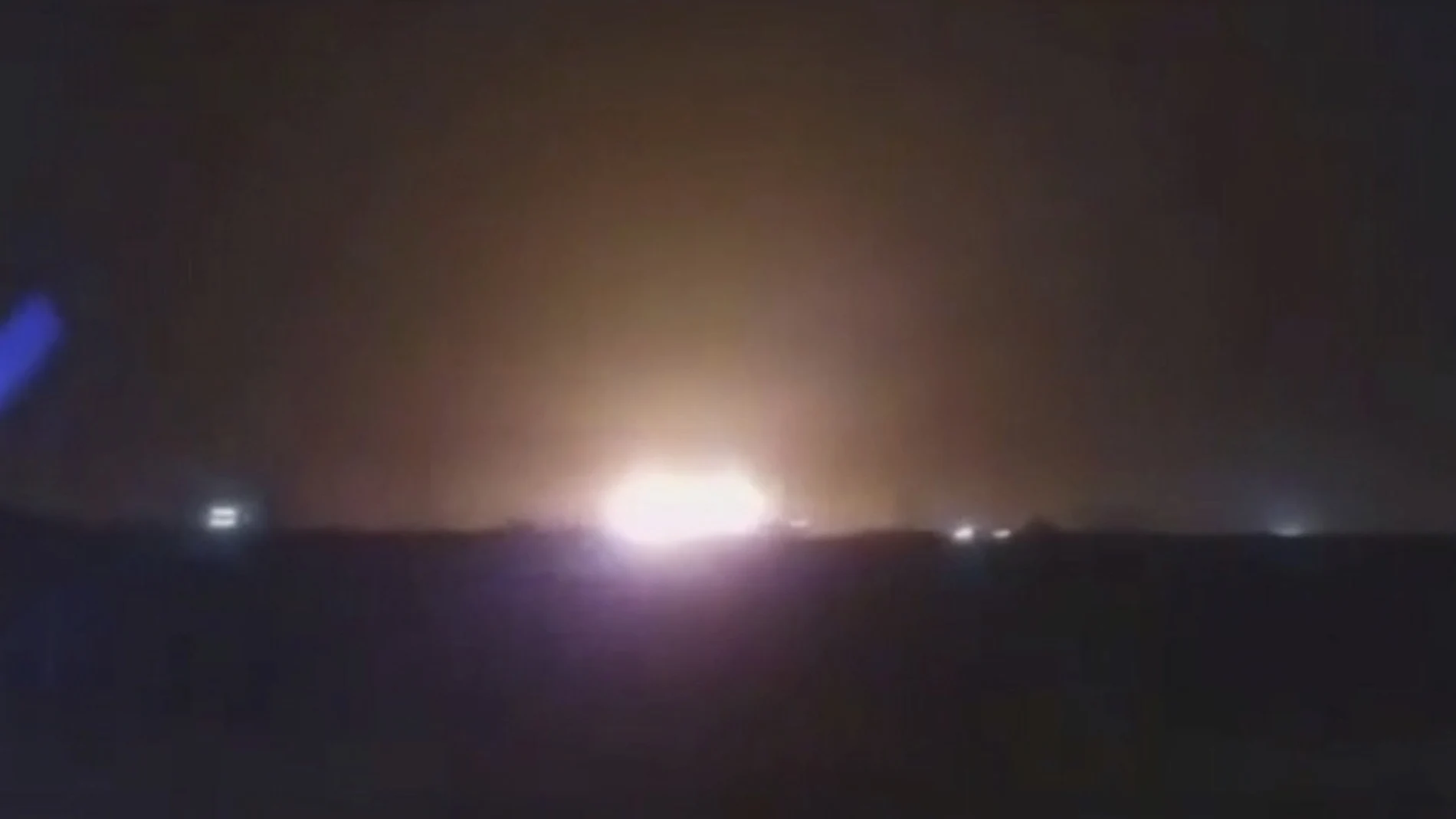 El vídeo del impacto del misil iraní sobre el Boeing en Teherán