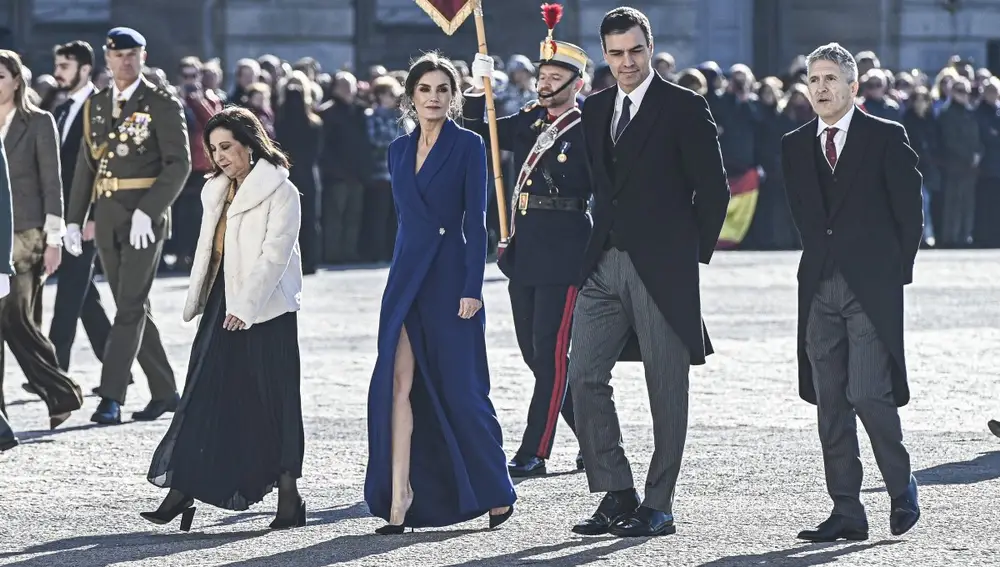 La Reina Letizia lució espectacular, sexy pero elegante