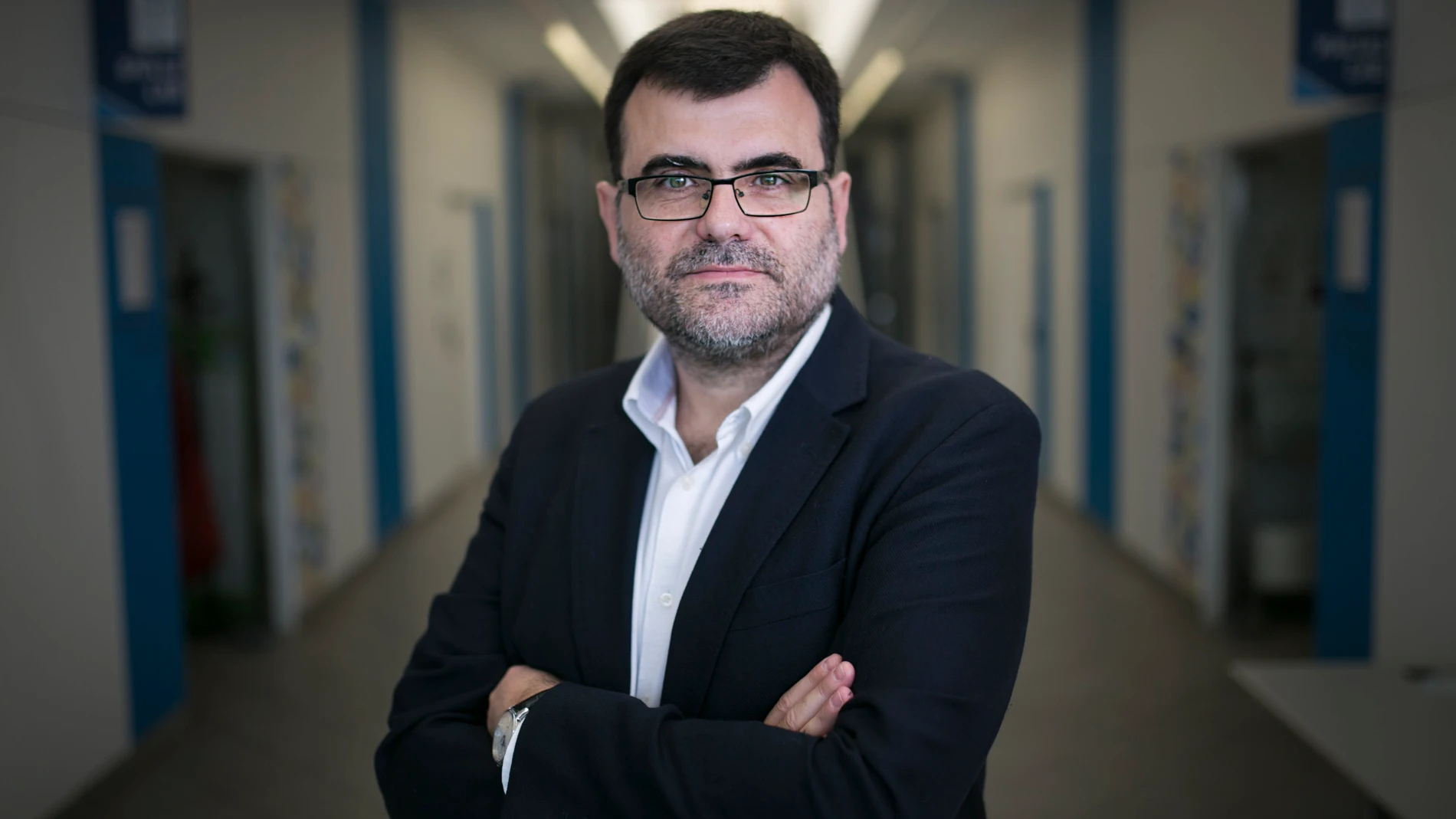 Eduard Batlle es profesor de investigación ICREA y jefe del programa de Ciencia del Cáncer del IRB Barcelona