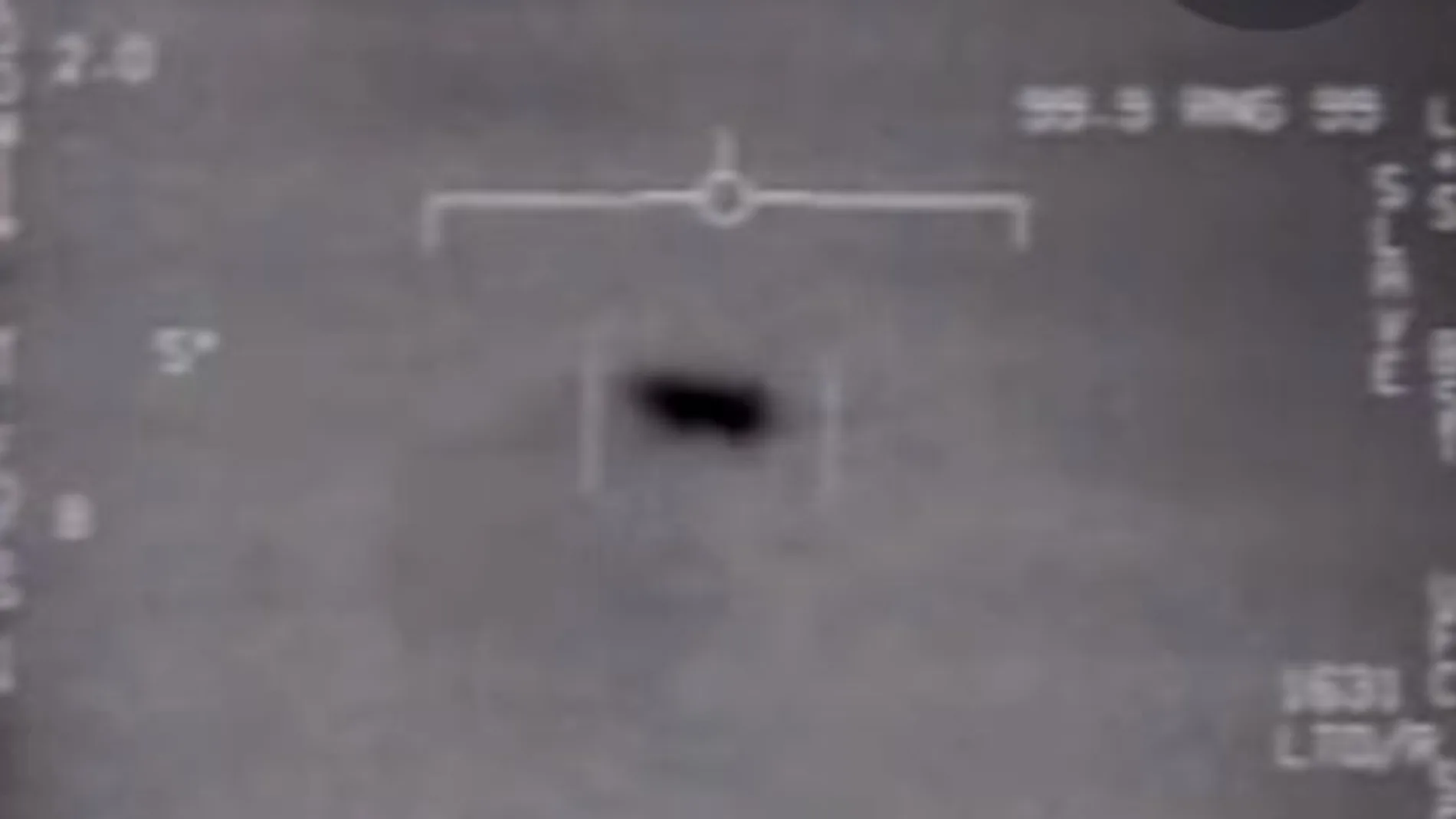 Fotograma del vídeo del encuentro de un barco de la Marina de EE UU con un OVNI en 2004