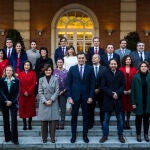 Foto de familia del nuevo Gobierno en el Palacio de La Moncloa