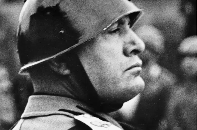 Los libros de la semana: desde los últimos delirios de Mussolini hasta el dictador Enver Hoxha 