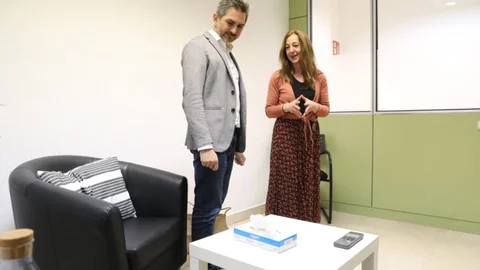 Inauguración del centro por parte de Pepe Aniorte acompañado por otros miembros de la corporación