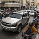 Varios periodistas en motocicleta seguían a la caravana de la oposición cuando se produjeron las agresiones