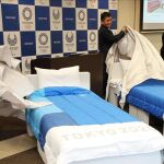 Imagen de la presentación de las camas de la Villa Olímpica