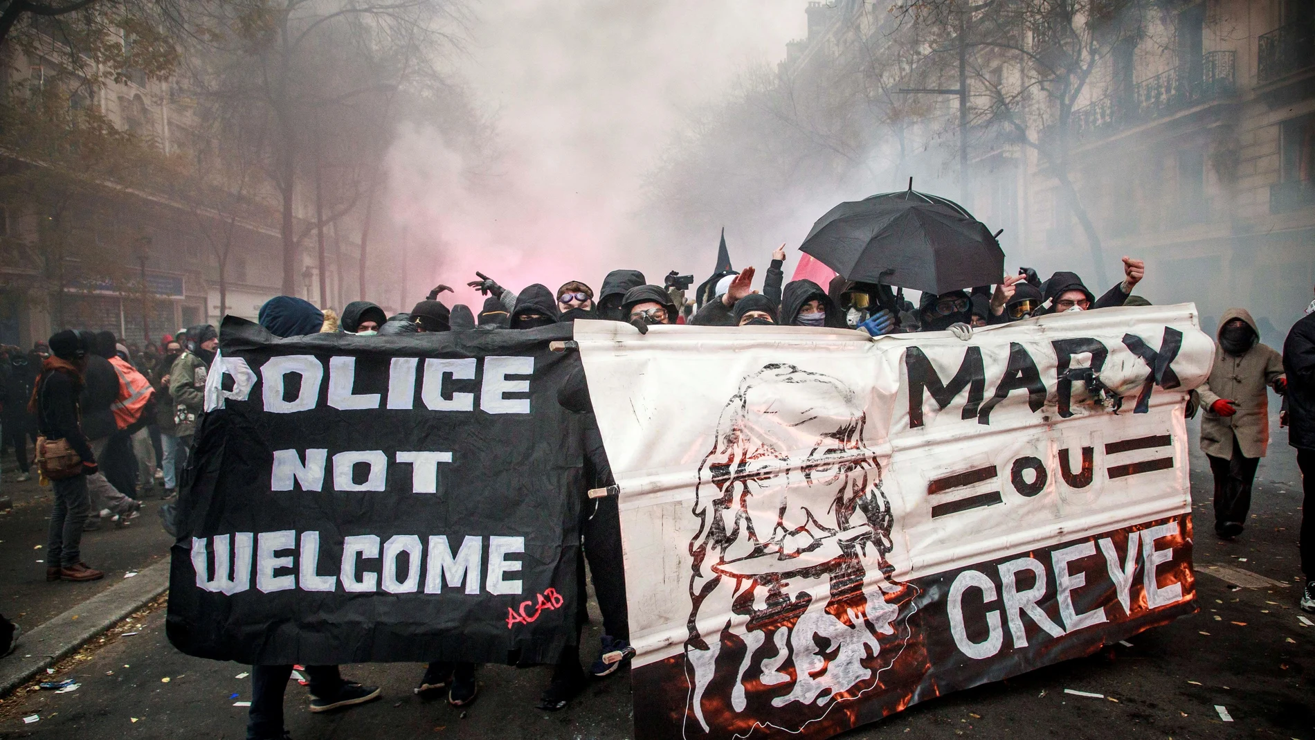 En las recientes protestas en Francia se han visto pancartas como ésta, en la que dice: "Marx o huelga"