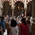 Turistas en la Mezquita-Catedral de Córdoba