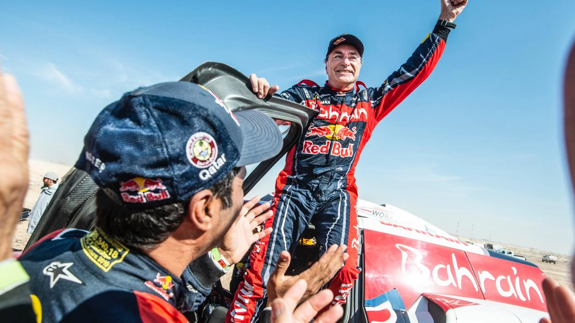 Carlos Sainz celebra su triunfo en el Dakar 2020